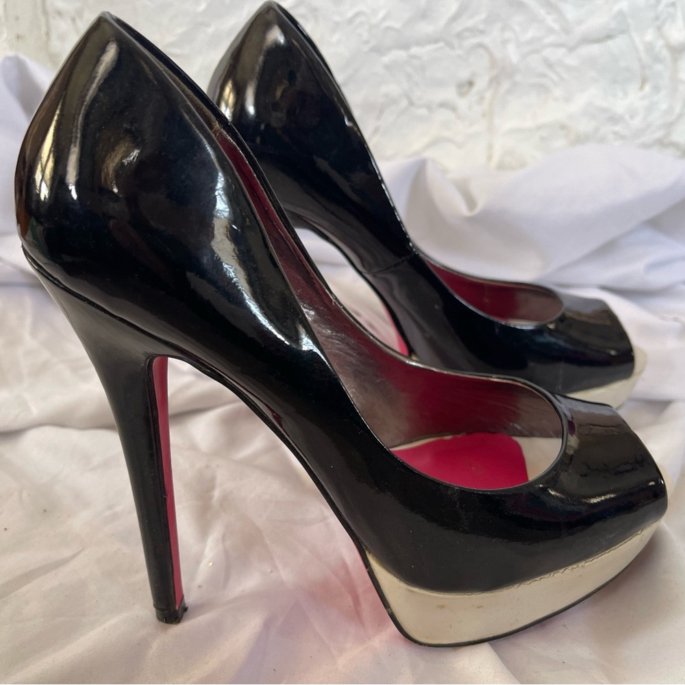 Peep toe